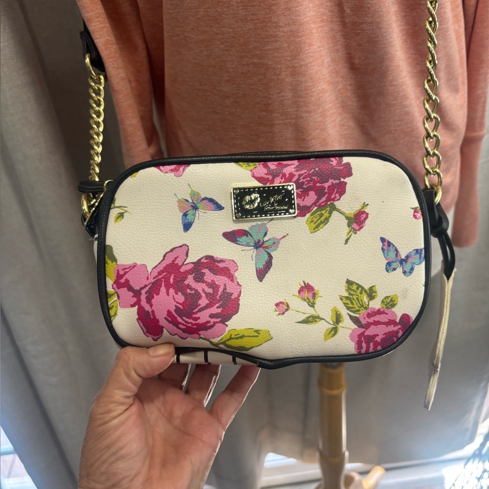 Adorable Betsey Johnson  Floral Crossbody Bag with Chain Strap